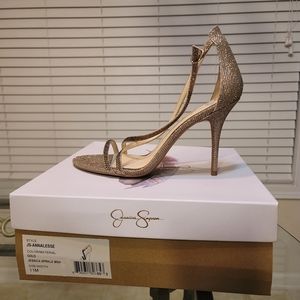 Jessica Simpson: Women Shoe